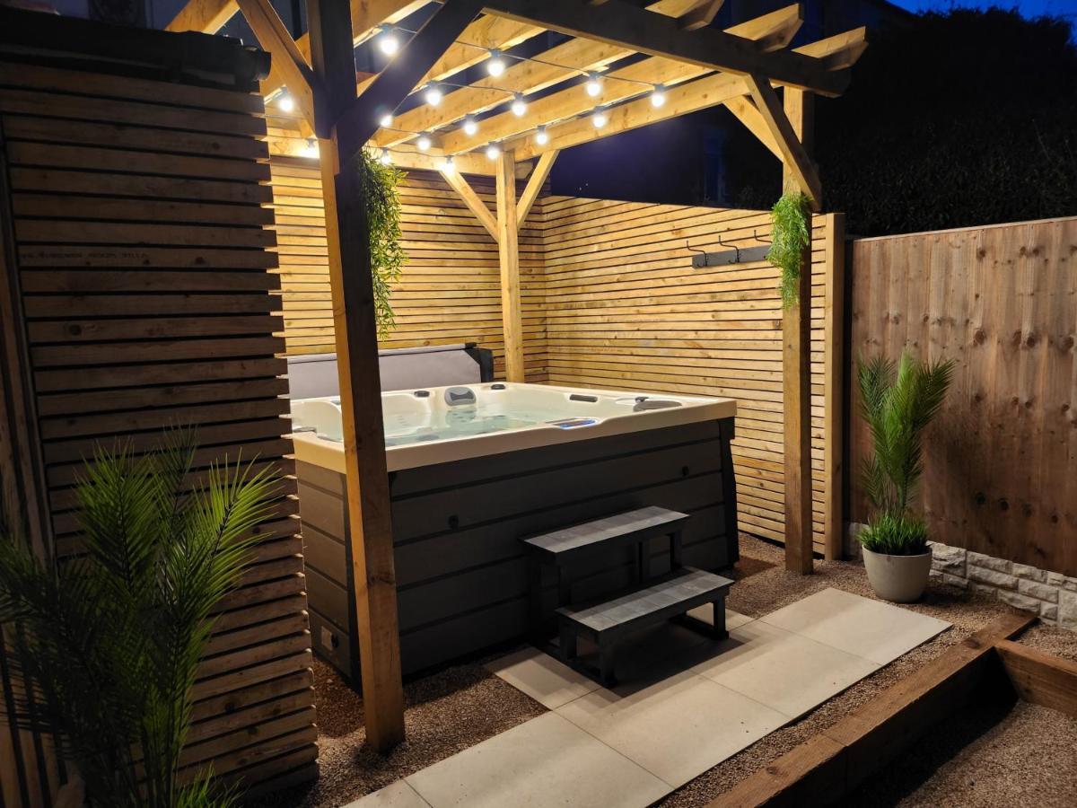 Xxhot Tubxx 4Bed Semi, Sleeps 8, 2 Bathrooms Блэкпул Экстерьер фото